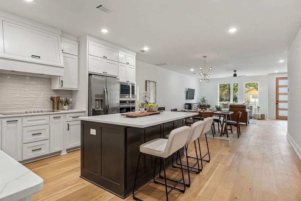 4126 W Olive St - Photo 6 of 39