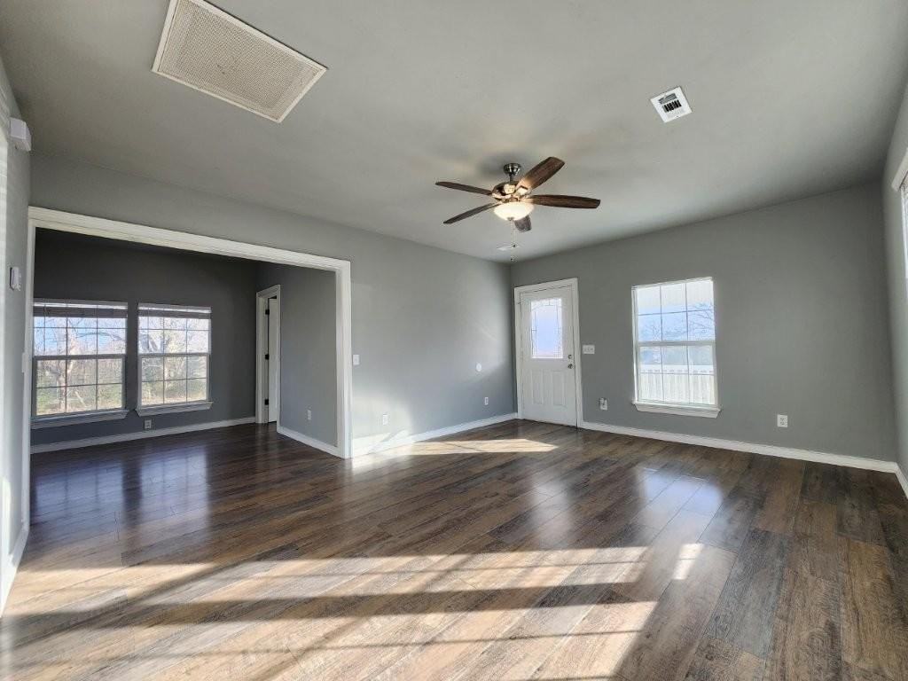 7642 Sw Regional Airport Blvd - Photo 6 of 32