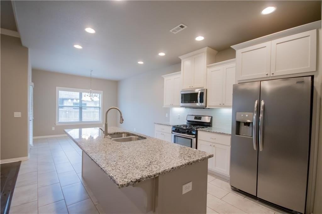 301 Cisterna Dr - Photo 5 of 20