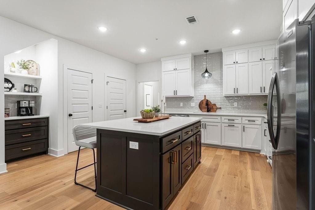 4110 W Olive St - Photo 5 of 39