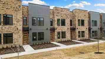 featured image of 4114 W Olive St