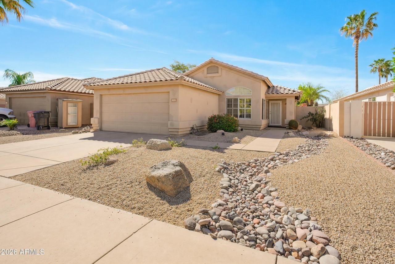 9321 E Caribbean Ln - Photo 2 of 29