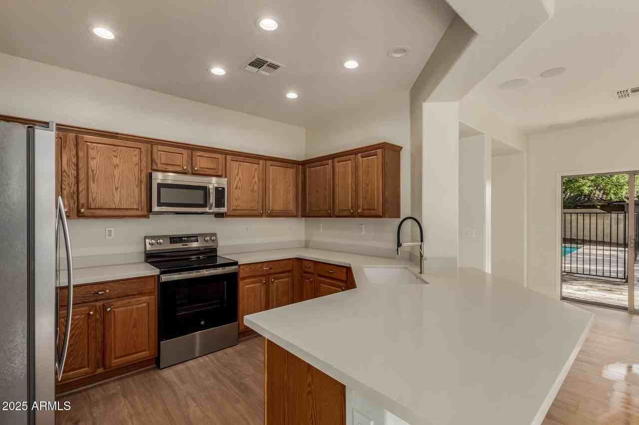 40809 N Raleigh Ct - Photo 6 of 50