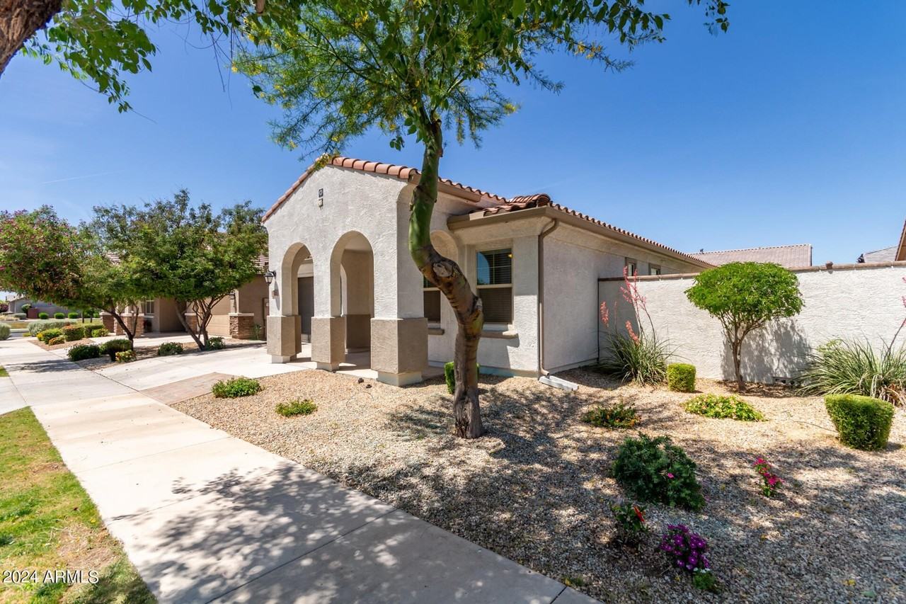 9746 E Tumbleweed Ave - Photo 3 of 47