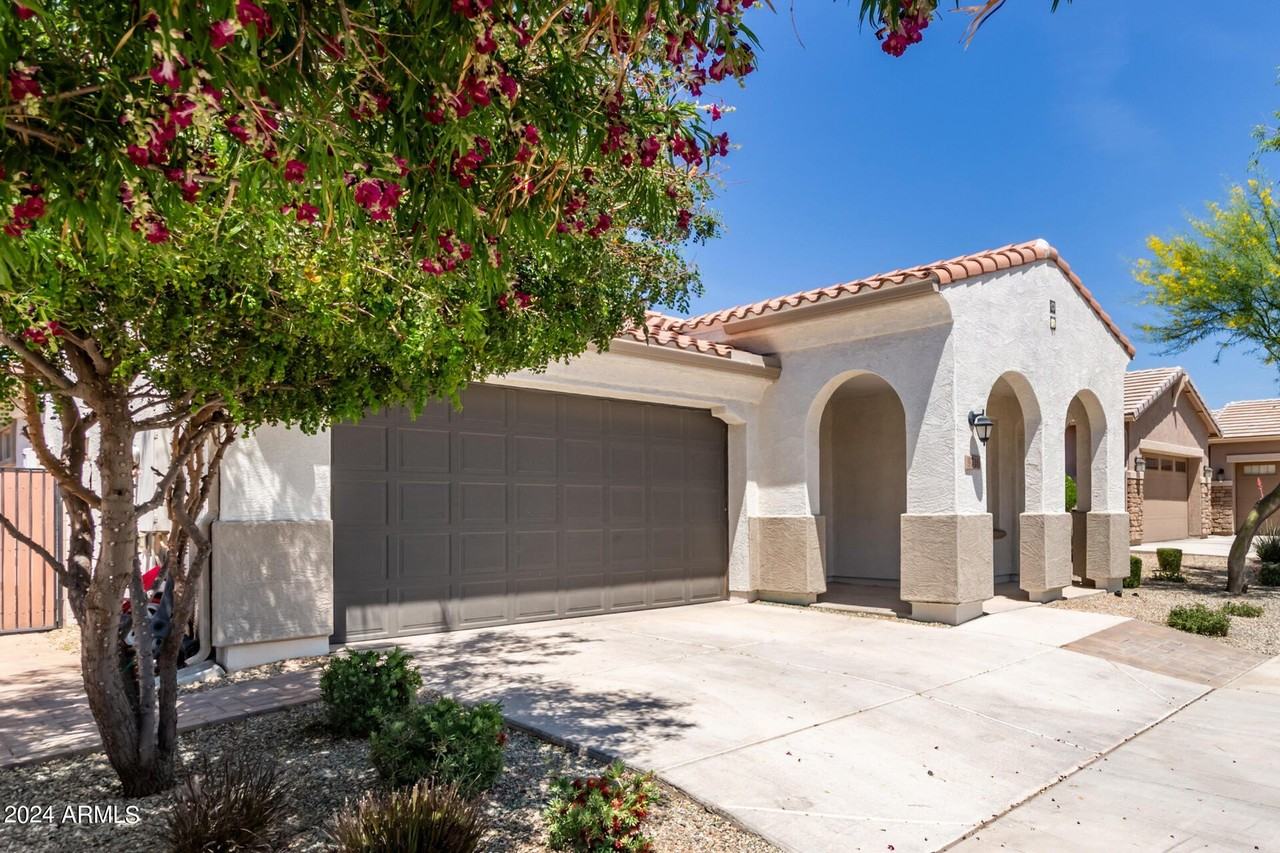 9746 E Tumbleweed Ave - Photo 5 of 47