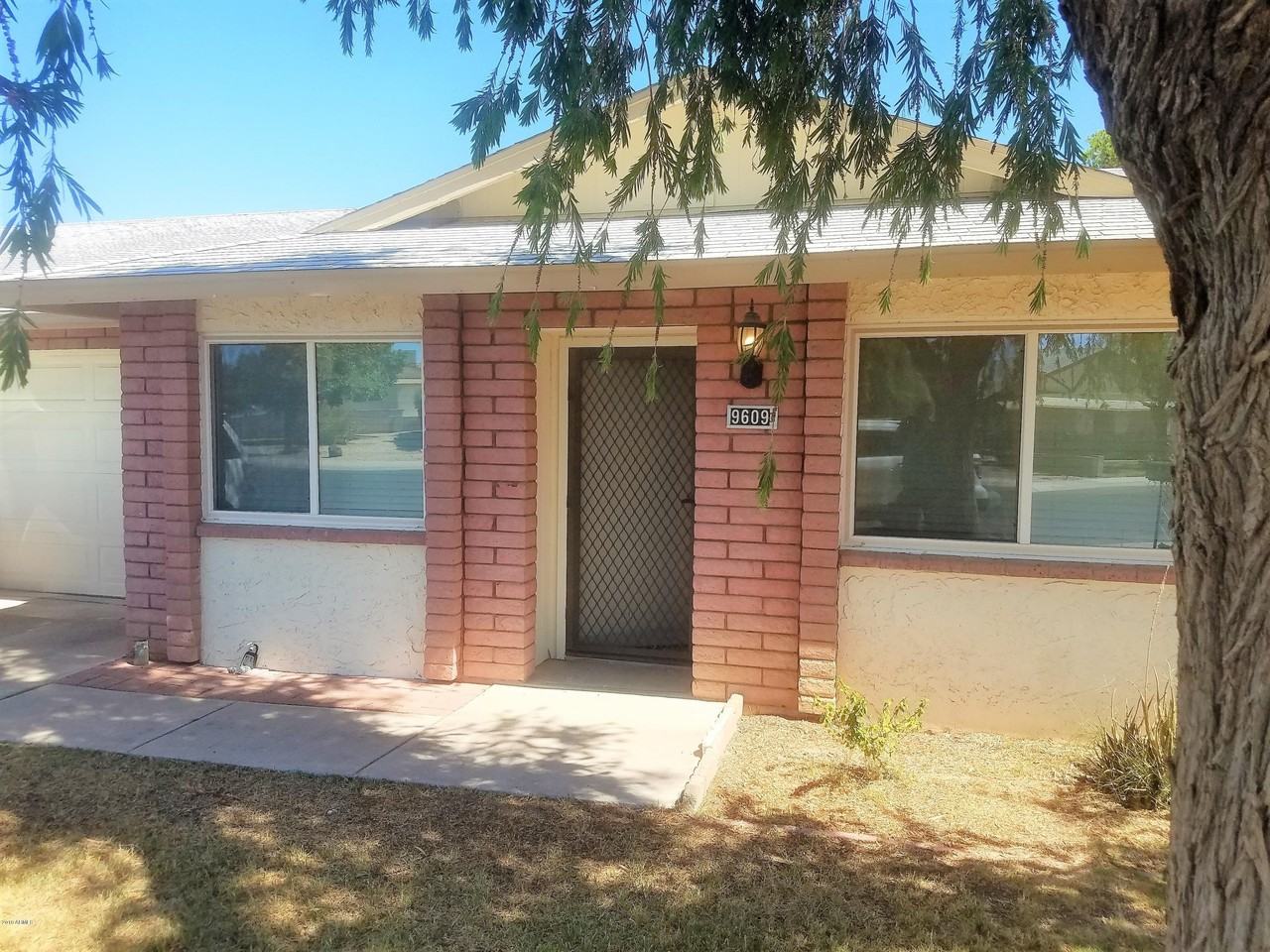 9609 W Cinnabar Ave Apt B - Photo 2 of 11