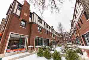 featured image of 894 Green Bay Rd