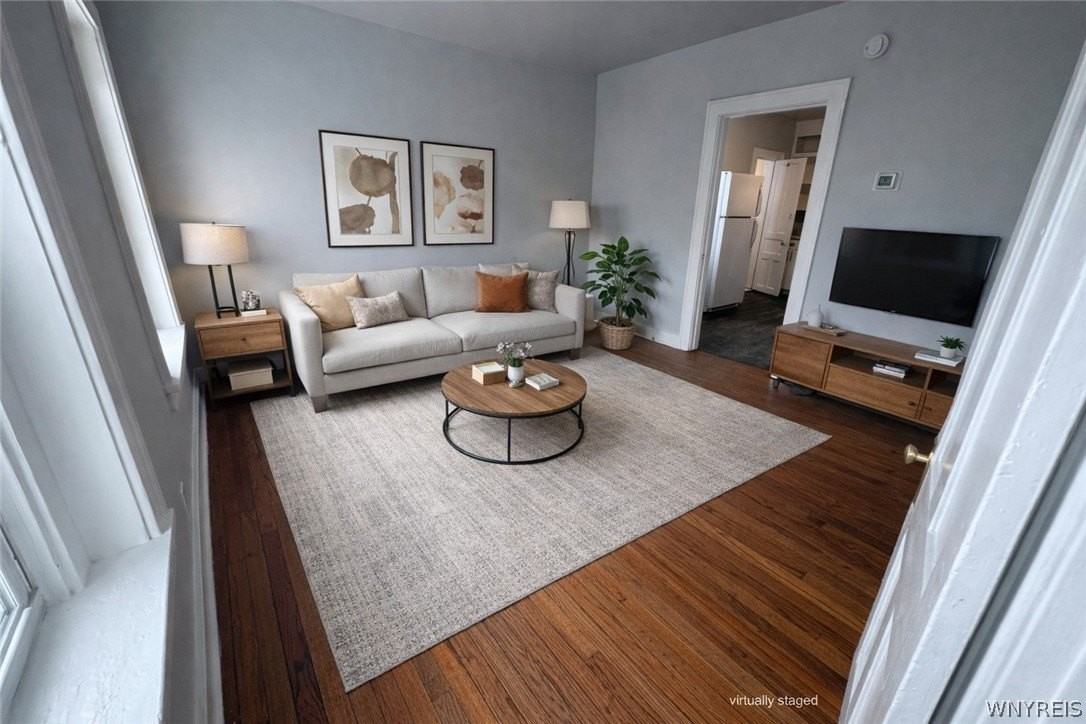 856 Niagara St - Photo 5 of 28