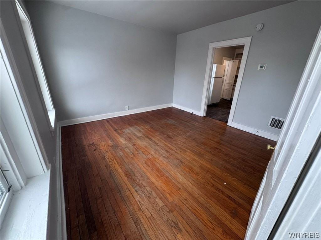 856 Niagara St - Photo 6 of 28