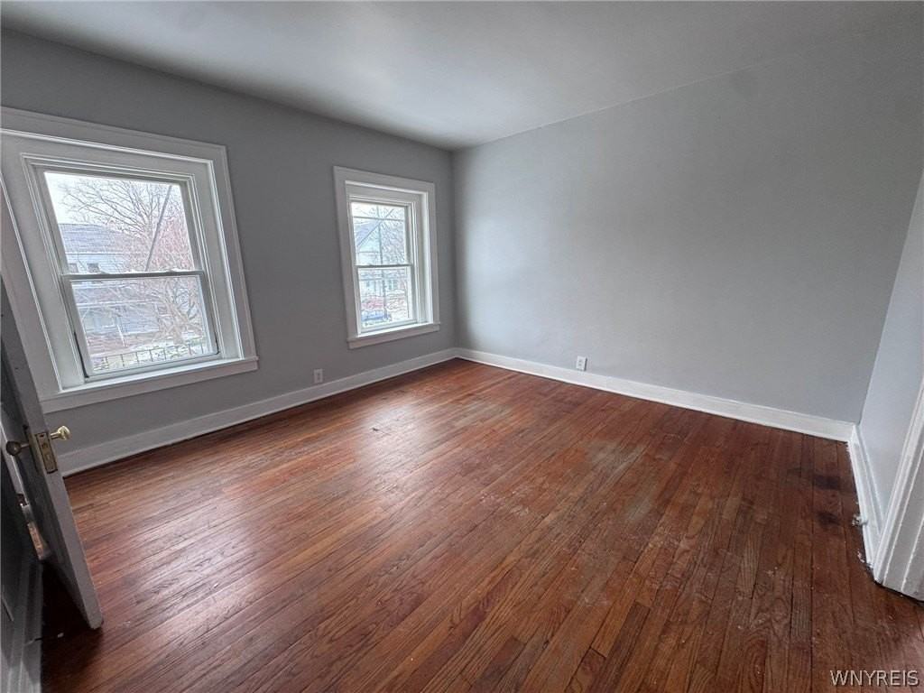 856 Niagara St - Photo 7 of 28