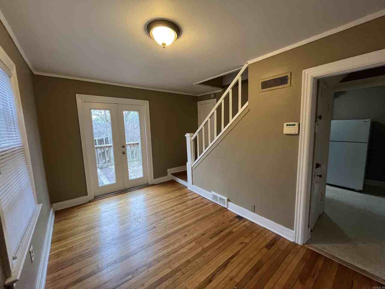 813 Beechwood St - Photo 5 of 23