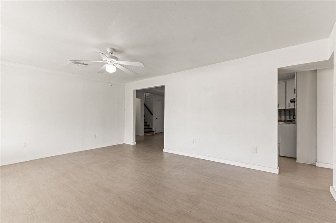 411 Rolling Acres Dr - Photo 3 of 40