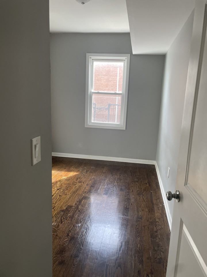 270 New York Avenue - Photo 6 of 12