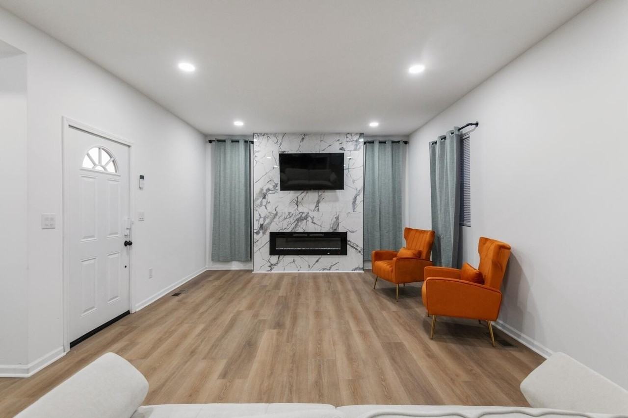 150 N 22nd St - Photo 3 of 23