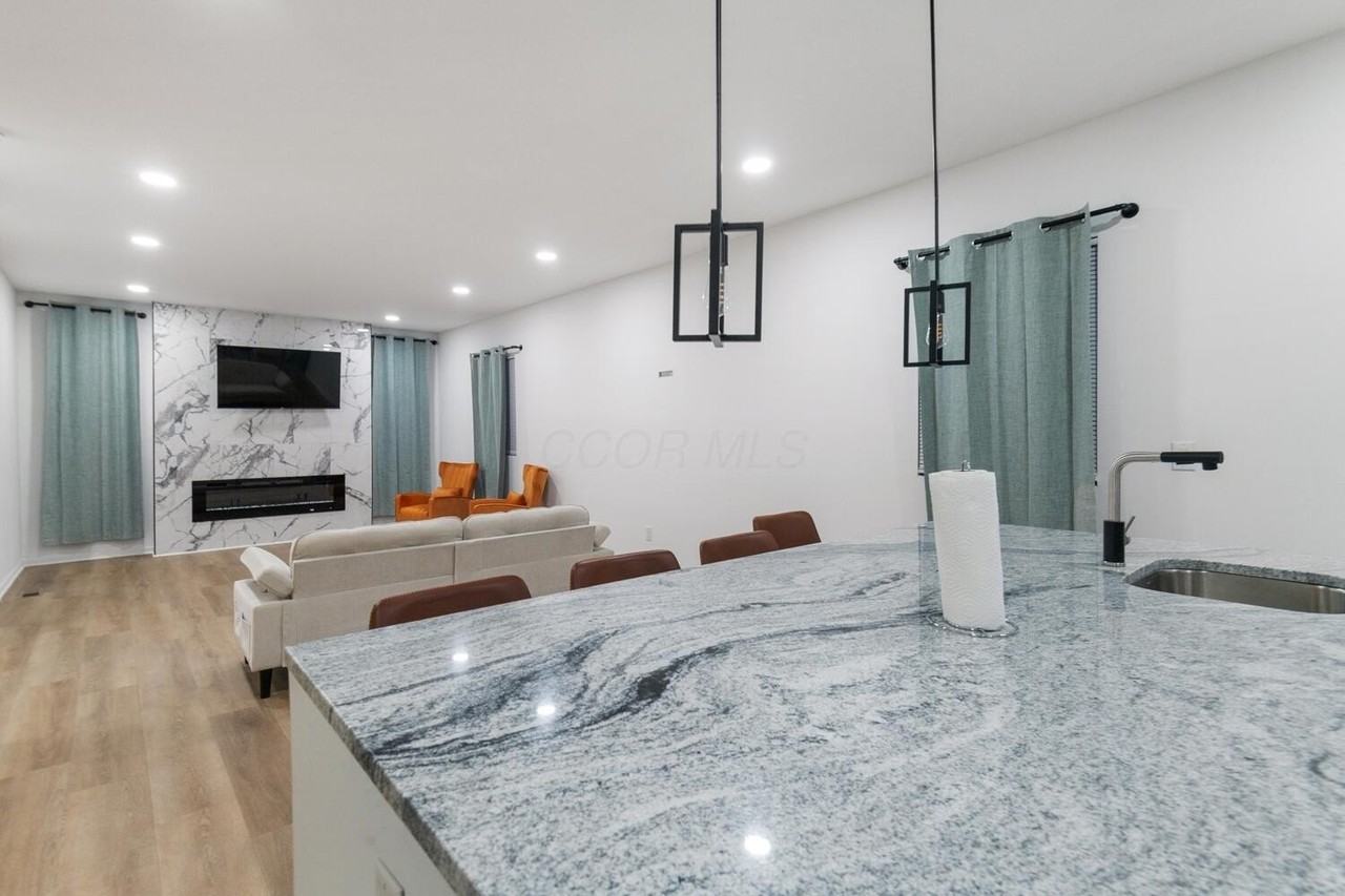 150 N 22nd St - Photo 4 of 23