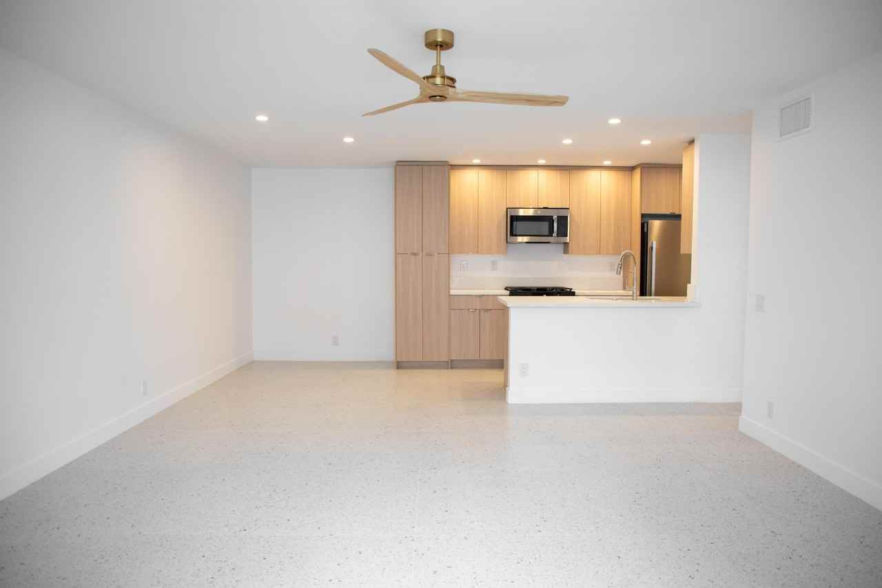 1400 E Palm Canyon Dr Apt 217 - Photo 2 of 17