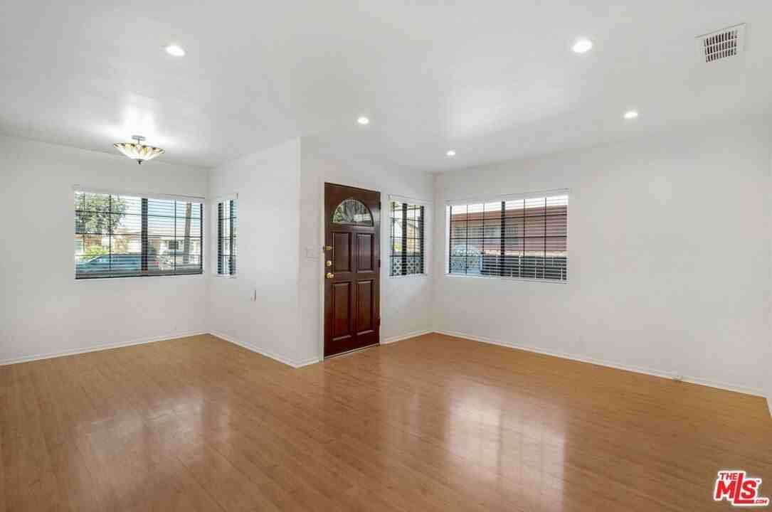 11882 Ramona Ave - Photo 6 of 35