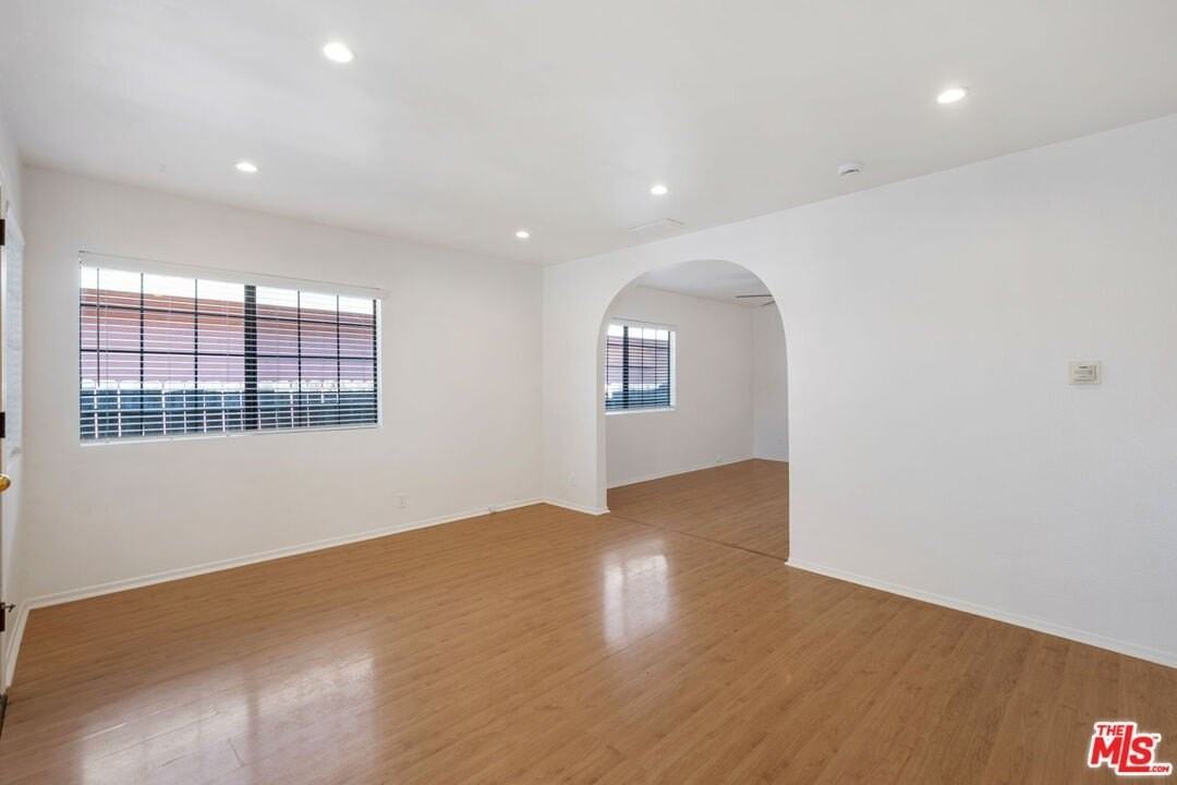 11882 Ramona Ave - Photo 7 of 35