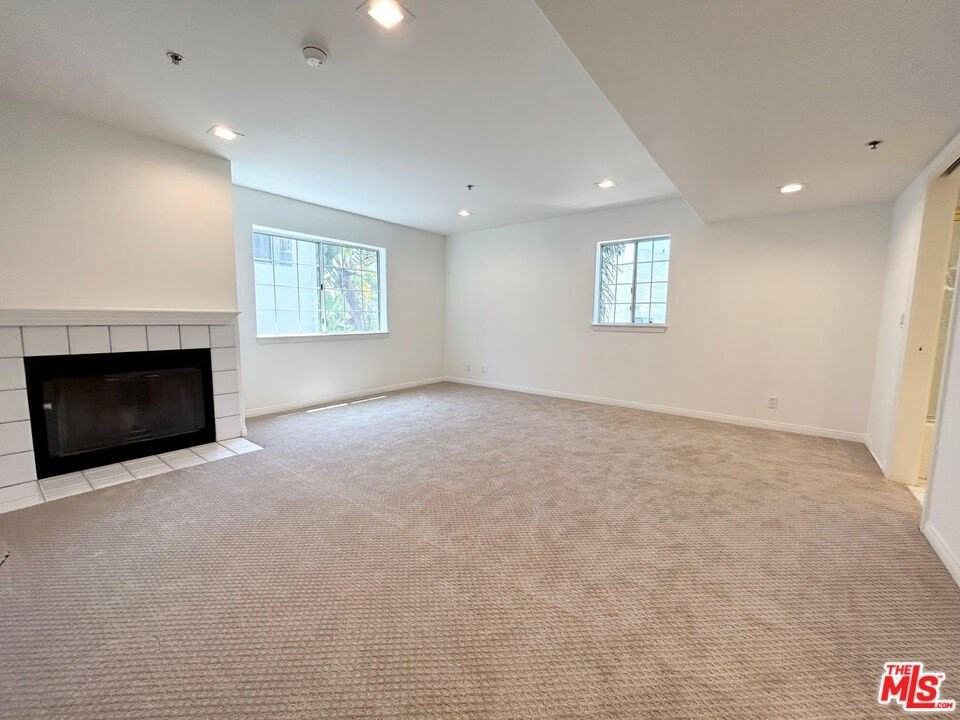 11734 Montana Ave Apt 406 - Photo 7 of 14