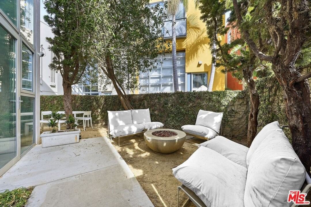 2100 Abbot Kinney Blvd Unit 7 - Photo 4 of 26