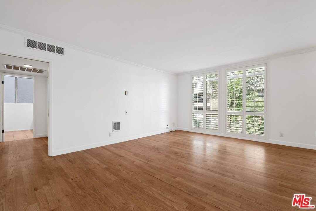 7270 Hillside Ave Unit 302 - Photo 5 of 30