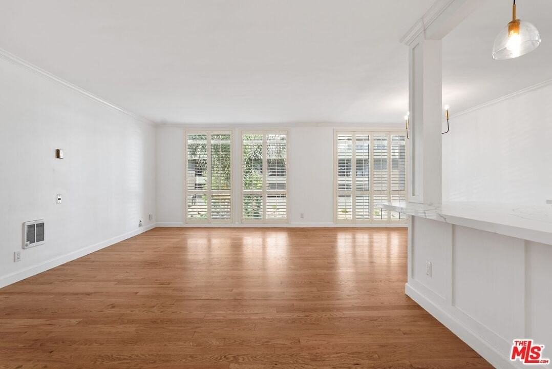 7270 Hillside Ave Unit 302 - Photo 7 of 30