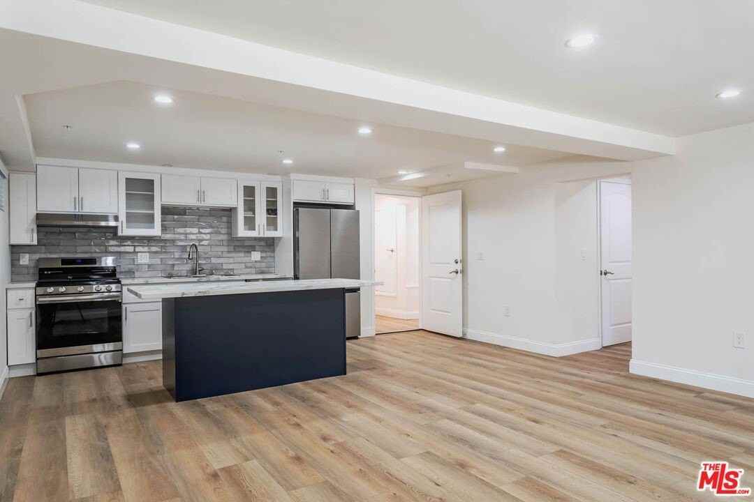 4422 Melbourne Ave Apt 5 - Photo 5 of 21