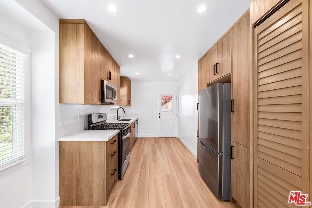 1258 Mariposa St - Photo 5 of 12