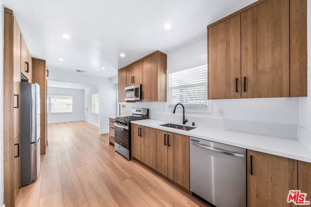 1258 Mariposa St - Photo 7 of 12