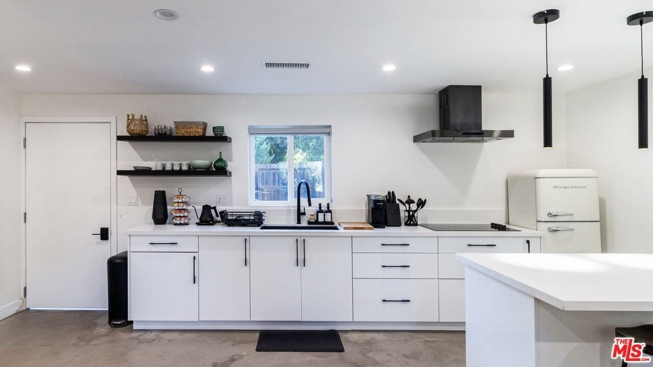 801 Daly rod Rd unit: 801 - Photo 3 of 16