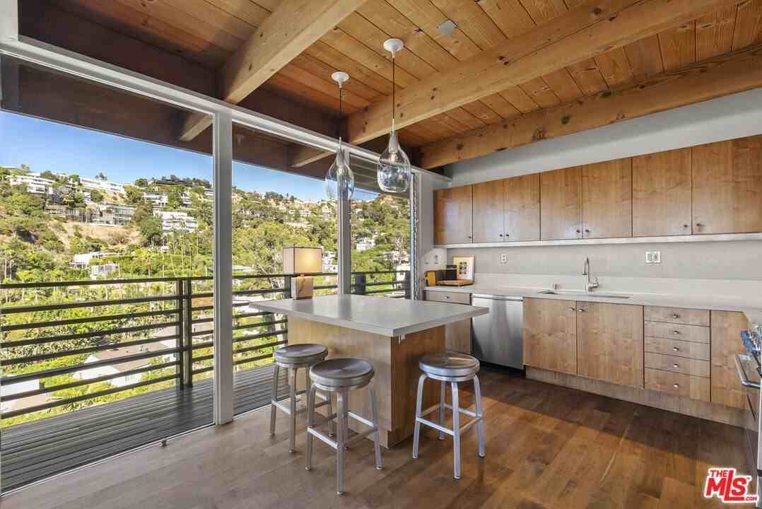 9119 Thrasher Ave - Photo 6 of 23