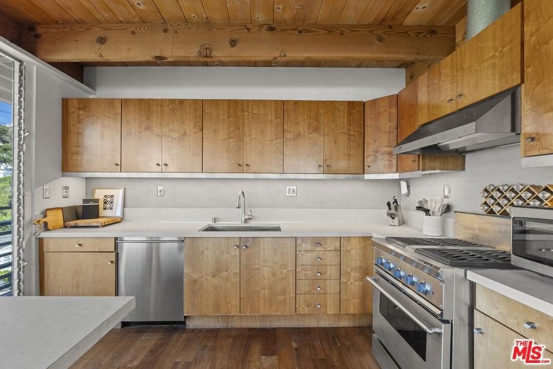 9119 Thrasher Ave - Photo 7 of 23