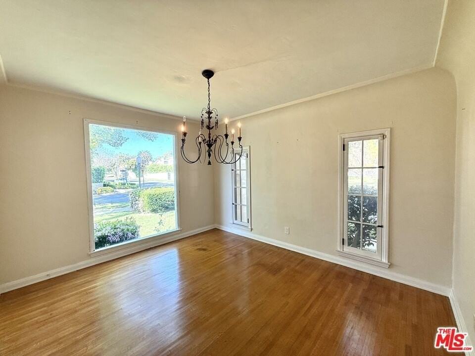 2002 Kelton Ave - Photo 7 of 25