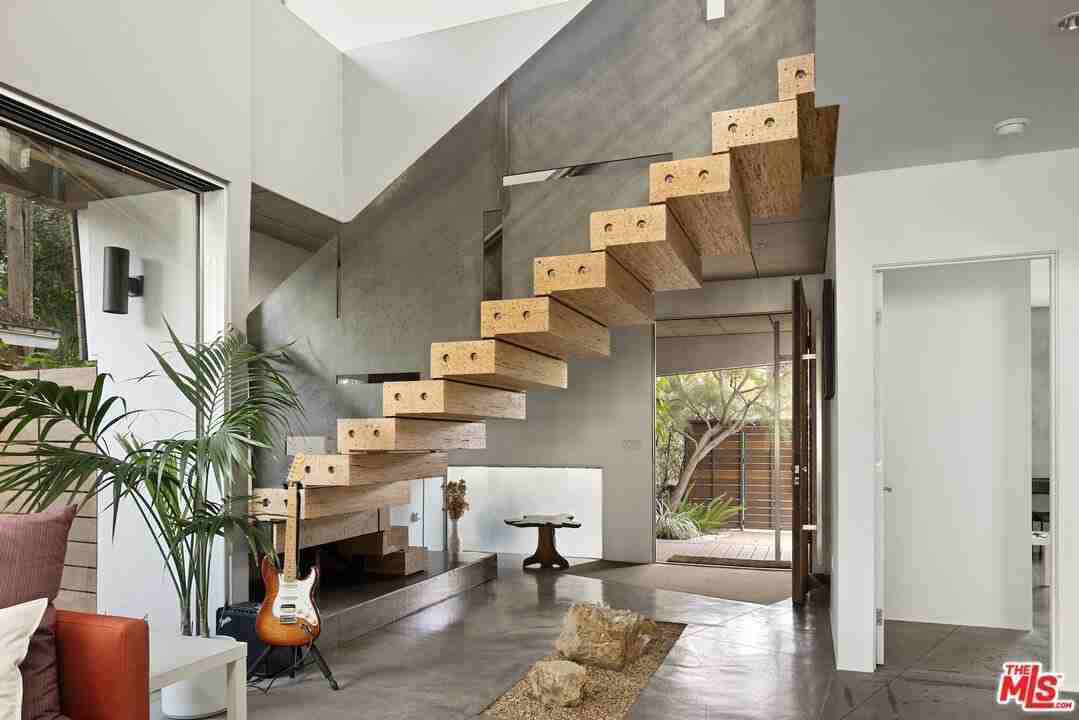 710 Milwood Ave - Photo 7 of 38