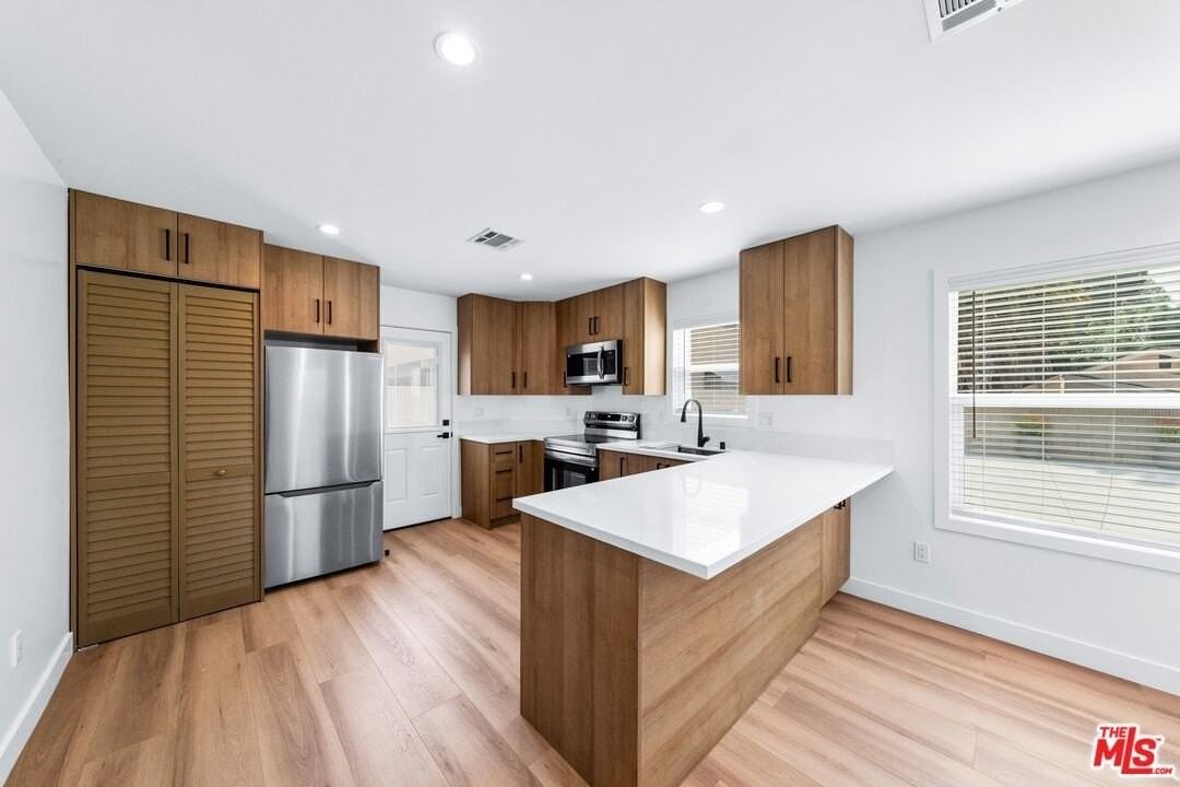 1258 Mariposa St Unit D - Photo 6 of 12