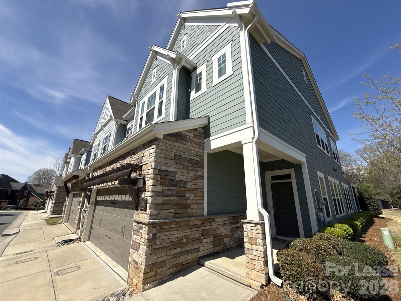 11218 Cobb Creek Ct - Photo 3 of 48