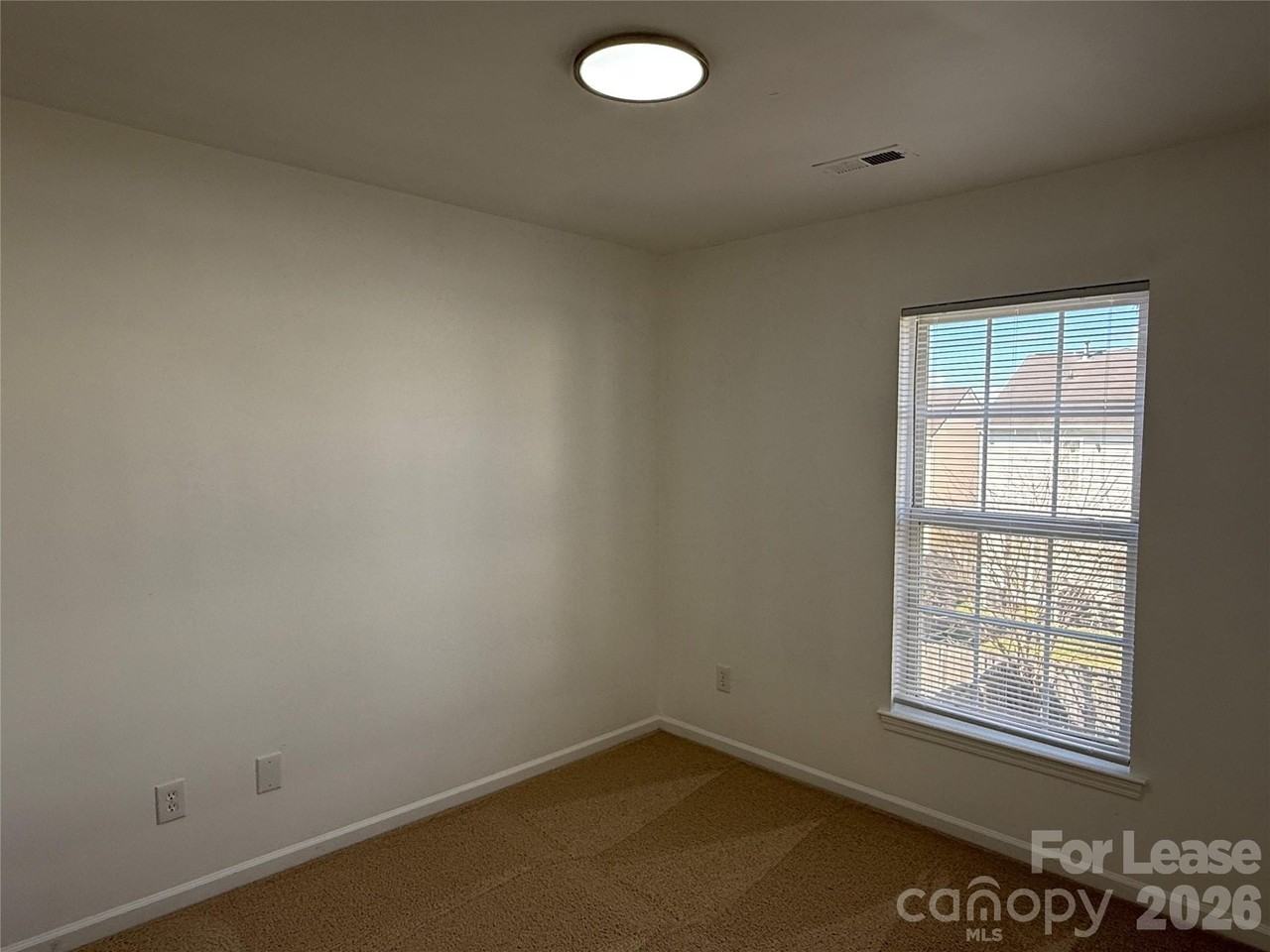 1318 Nadies Ct - Photo 5 of 16