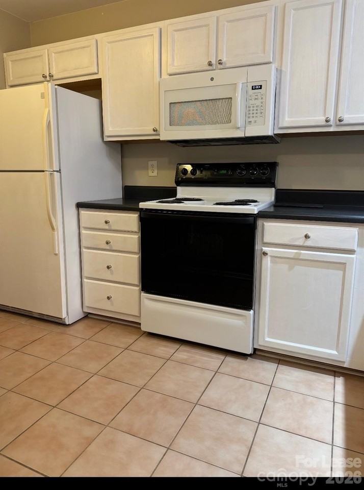 12320 Bluestem Ln - Photo 2 of 9