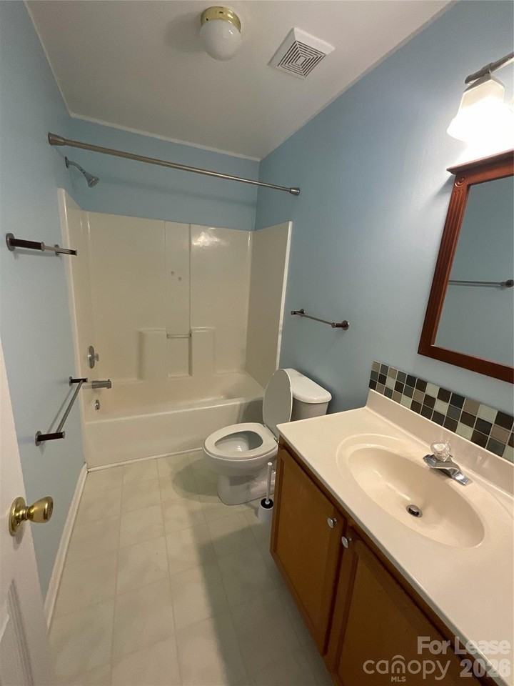 12320 Bluestem Ln - Photo 7 of 9