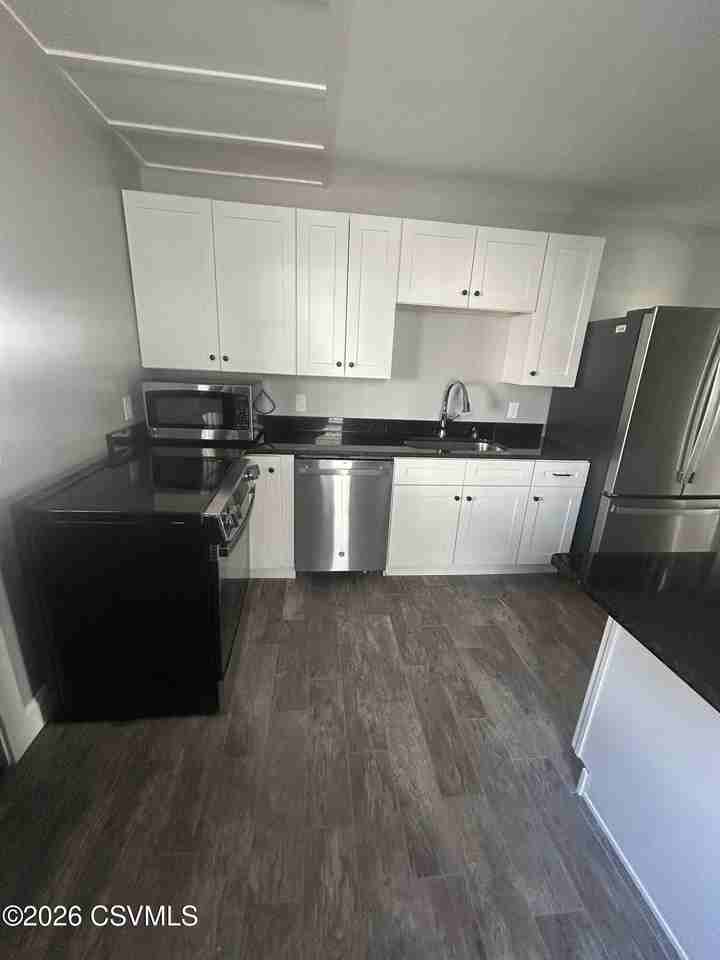 179 Railroad St - Photo 5 of 11