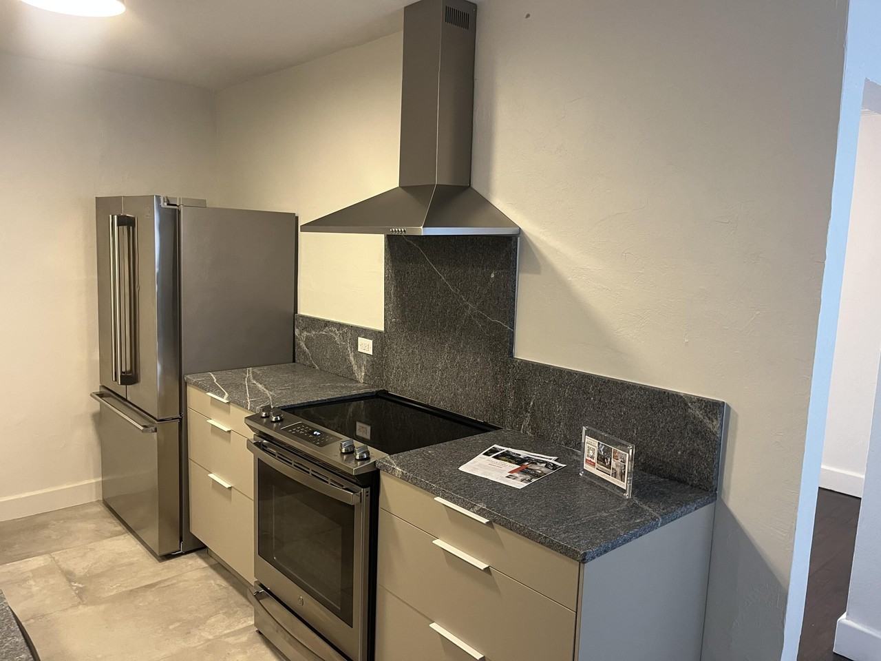 2679 Olympia Ave Apt A - Photo 5 of 11