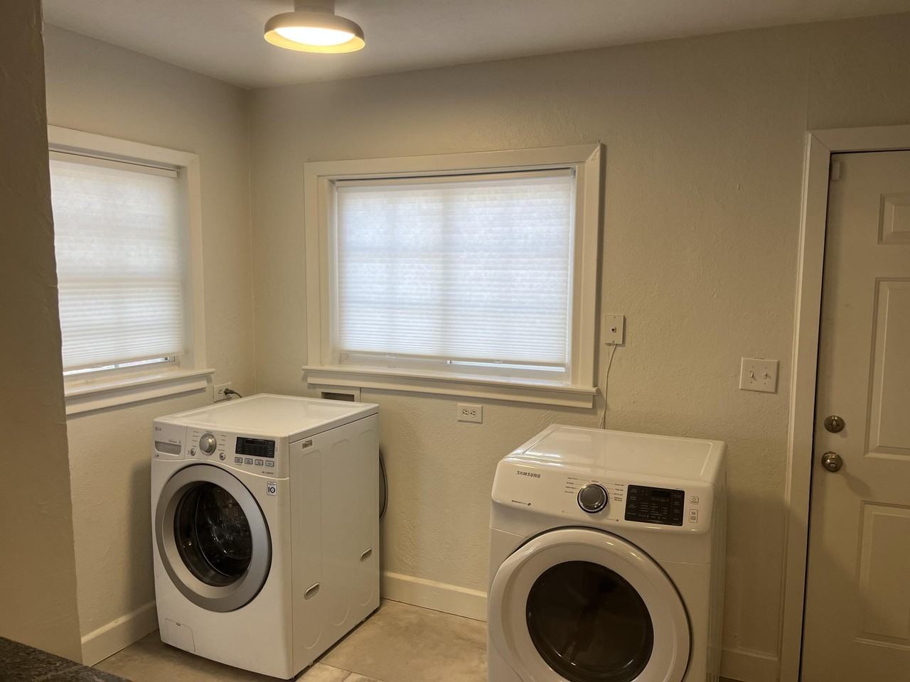 2679 Olympia Ave Apt A - Photo 6 of 11