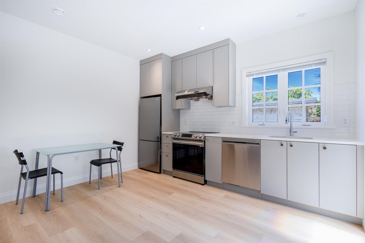 3887 15th Ave W - Photo 4 of 10