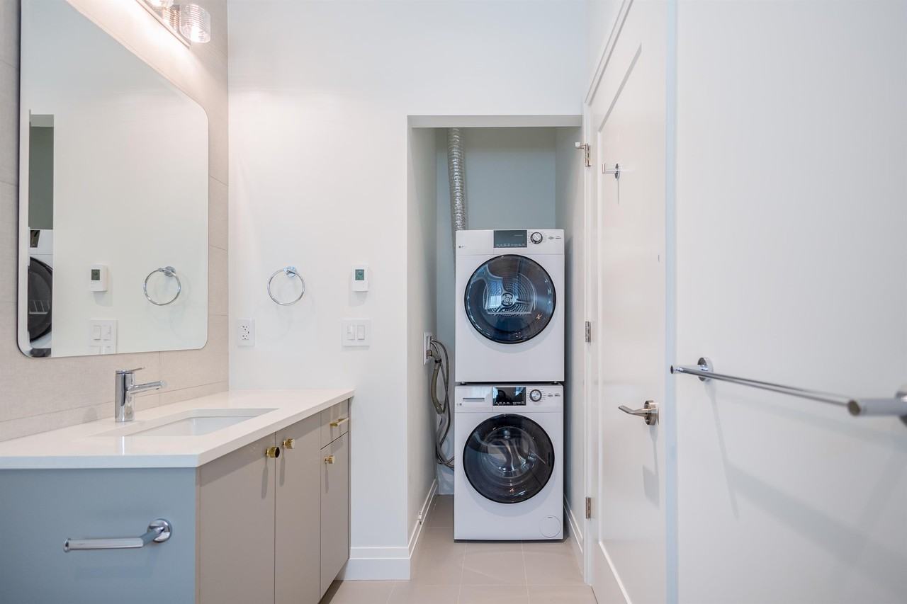 3887 15th Ave W - Photo 6 of 10