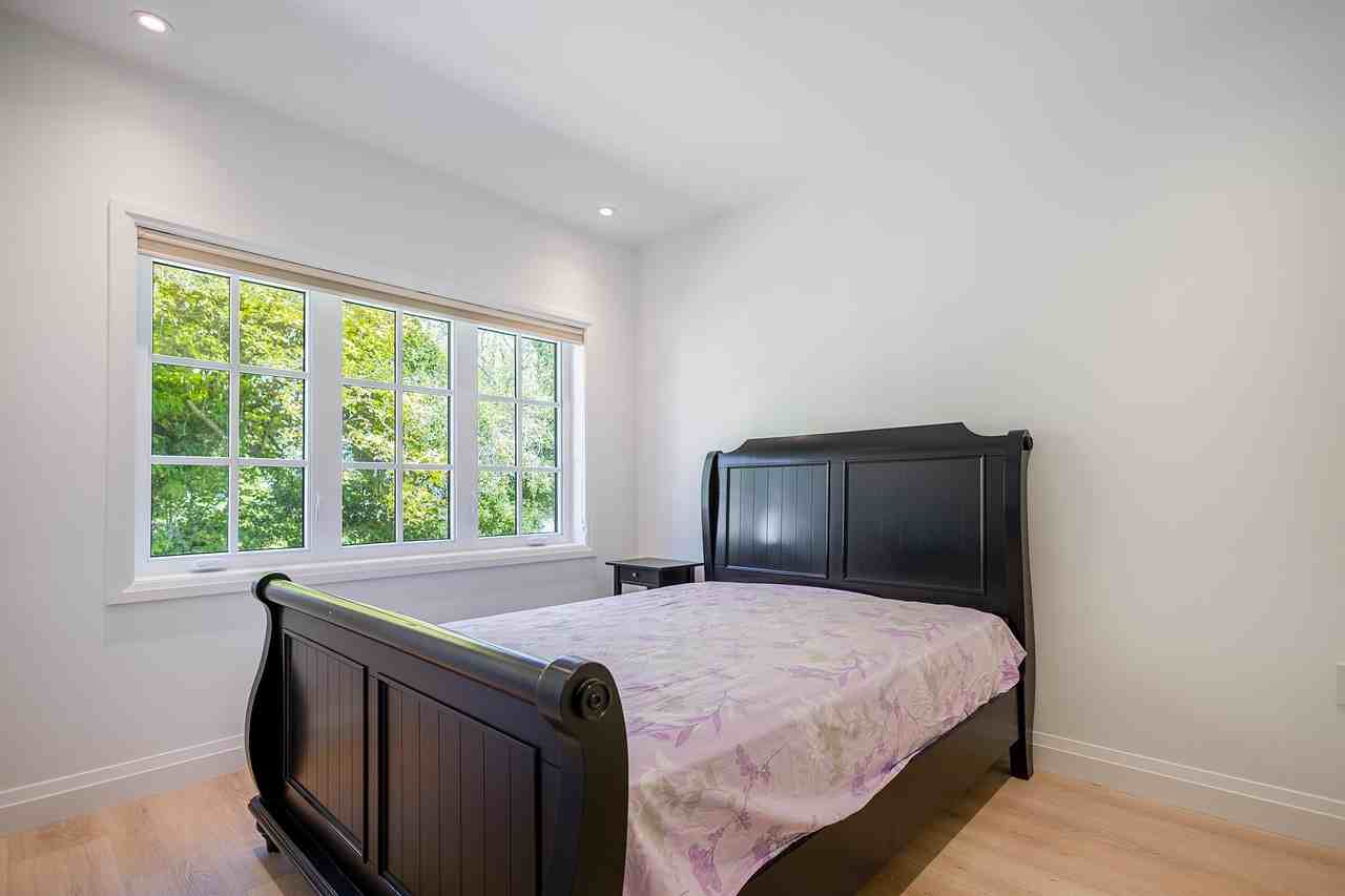 3887 15th Ave W - Photo 7 of 10