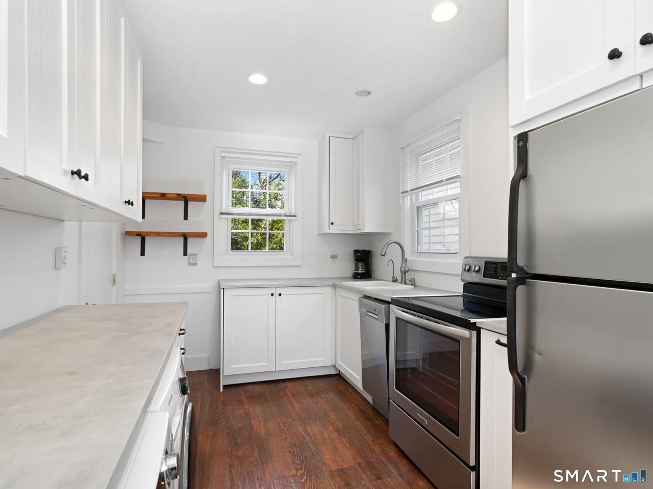 212 New Canaan Avenue unit: Cottage - Photo 5 of 25