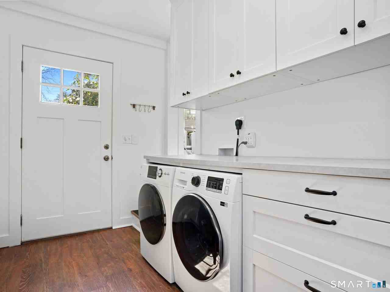 212 New Canaan Avenue unit: Cottage - Photo 7 of 25