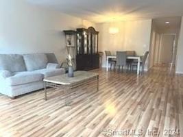 featured image of 37 Greenwich Ave Apt 2-6