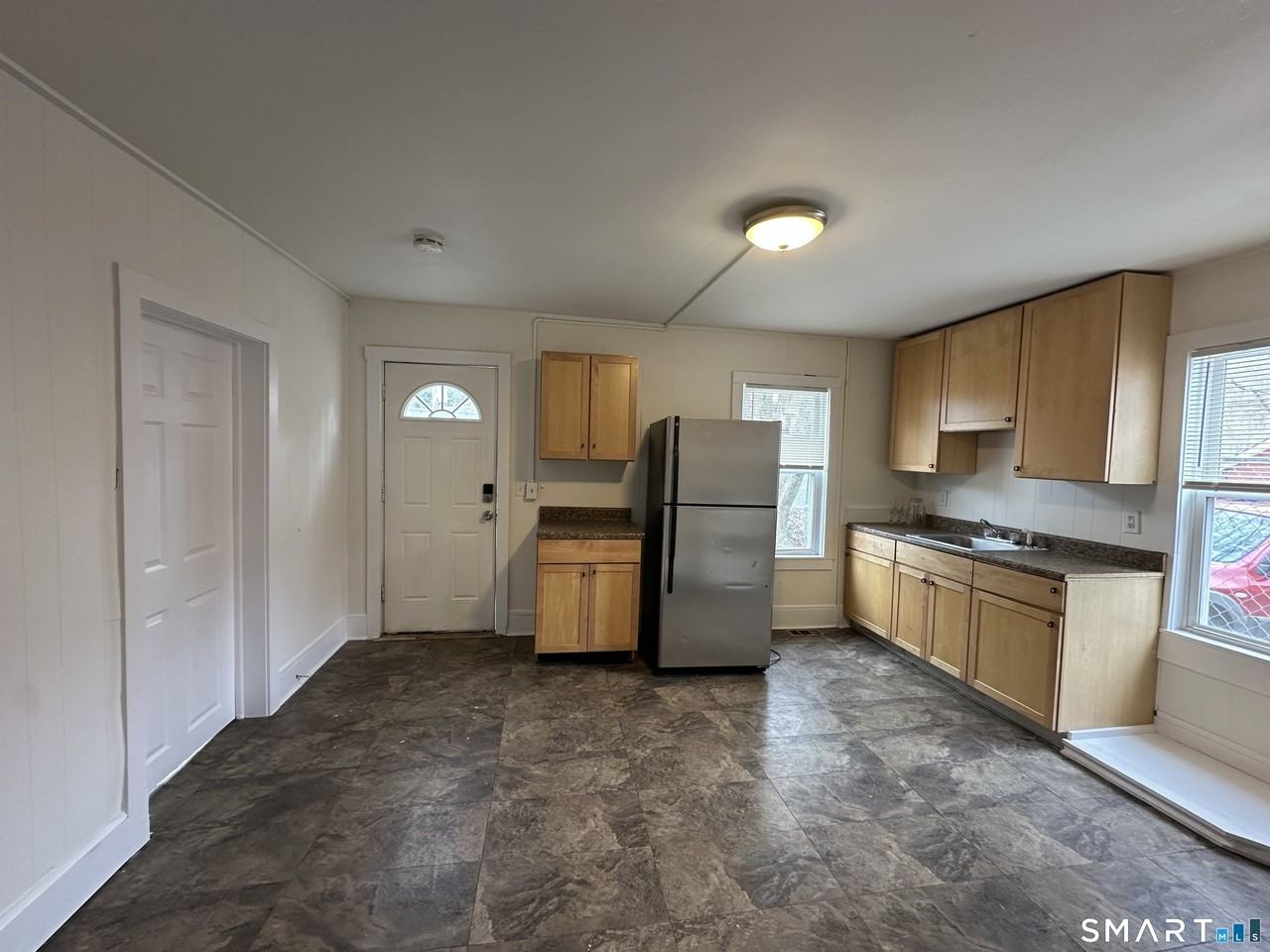 162 Norwich Ave Unit 1 - Photo 3 of 21