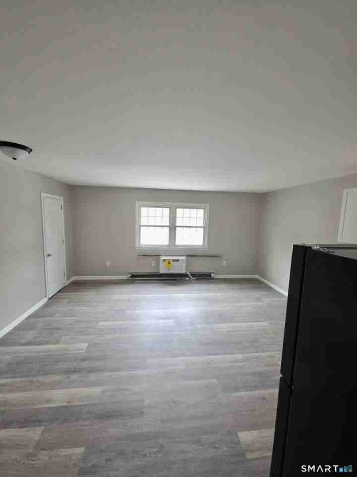 9 Peggy Lane - Photo 4 of 9